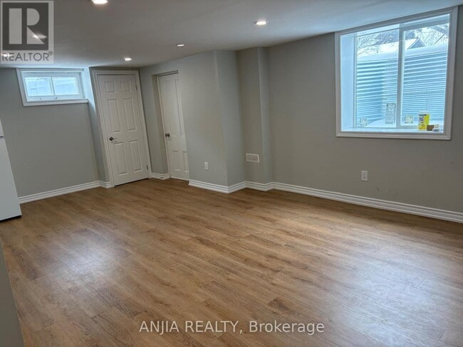 property at 473 Gibbons St