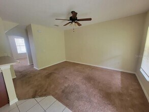 9826 Carlsdale Dr in Riverview, FL - Foto de edificio - Building Photo