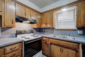 434 W Elder Dr in Mustang, OK - Building Photo - Building Photo