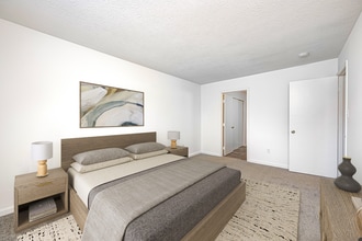 Greenfield Knoll Apartments in Greenfield, IN - Building Photo - Building Photo