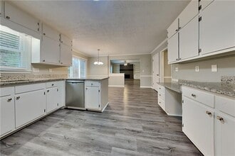 3013 Meadowsweet Trail in Snellville, GA - Building Photo - Building Photo