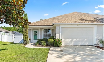 8663 Julia Marie Cir in Jacksonville, FL - Building Photo
