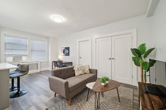 4247 Locust St in Philadelphia, PA - Building Photo - Building Photo