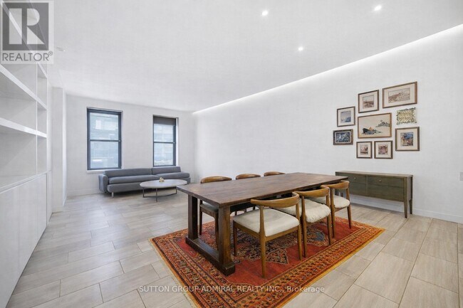 1024 Queen St W in Toronto, ON - Building Photo - Building Photo