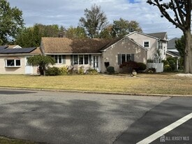 61 Runyon Ave in Edison, NJ - Building Photo
