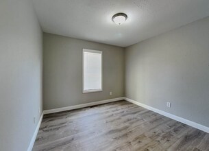 500 Parnell Dr in Raleigh, NC - Foto de edificio - Building Photo