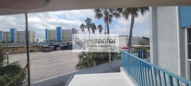 151 Medallion Blvd in Madeira Beach, FL - Building Photo - Building Photo