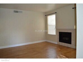 2801 N Rainbow Blvd-Unit -Apt 112 in Las Vegas, NV - Building Photo - Building Photo