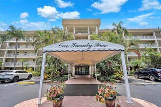 4000 Cypress Grove Way in Pompano Beach, FL - Building Photo - Building Photo