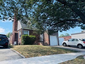 80-12 188th St in Queens, NY - Building Photo