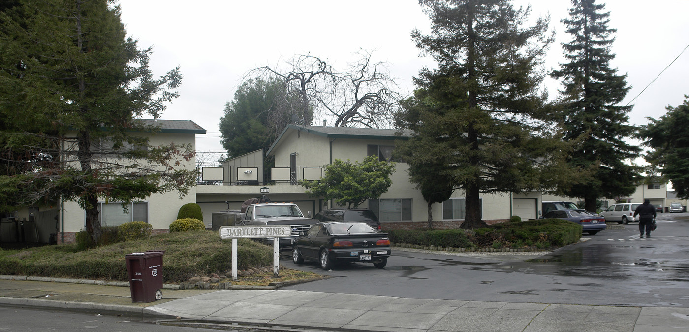 Bartlett Pines in Hayward, CA - Building Photo