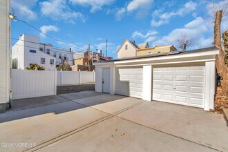 11 E 43rd St in Bayonne, NJ - Building Photo - Building Photo