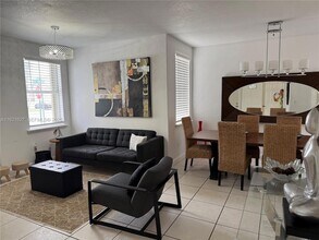 4866 NW 108th Psge in Doral, FL - Building Photo - Building Photo