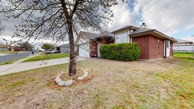 2706 Hemlock Dr in Killeen, TX - Building Photo - Building Photo