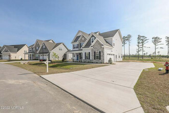 521 Misty Pond Dr in Hubert, NC - Building Photo - Building Photo