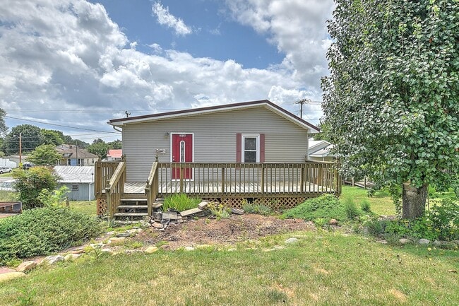 property at 1016 Walnut Ave