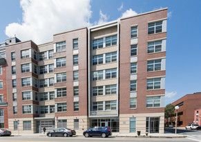 Albany Street Apartments, 601 in Boston, MA - Foto de edificio - Building Photo