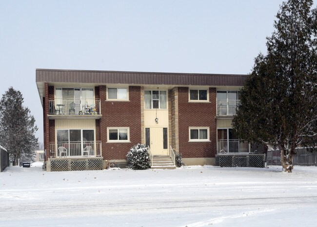 709 Glen Forrest Blvd in Waterloo, ON - Building Photo - Primary Photo