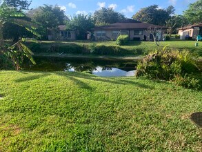 10222 Pine Dr in Boynton Beach, FL - Building Photo - Building Photo