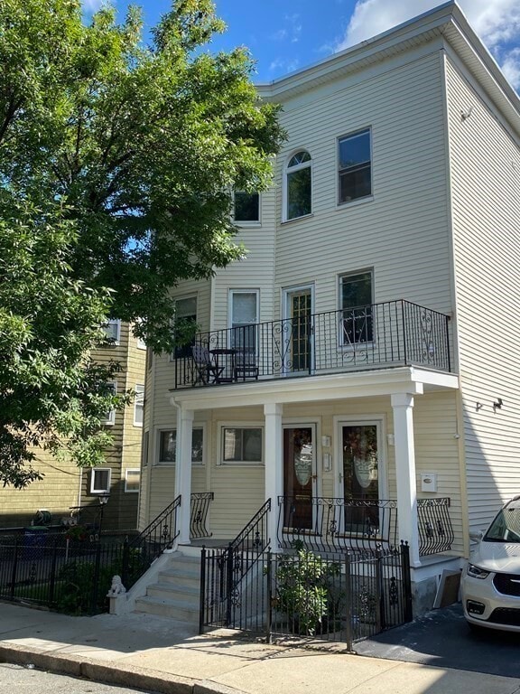 property at 159 Walnut St