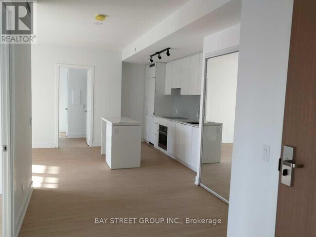 7-1717 Grenville St in Toronto, ON - Building Photo - Building Photo