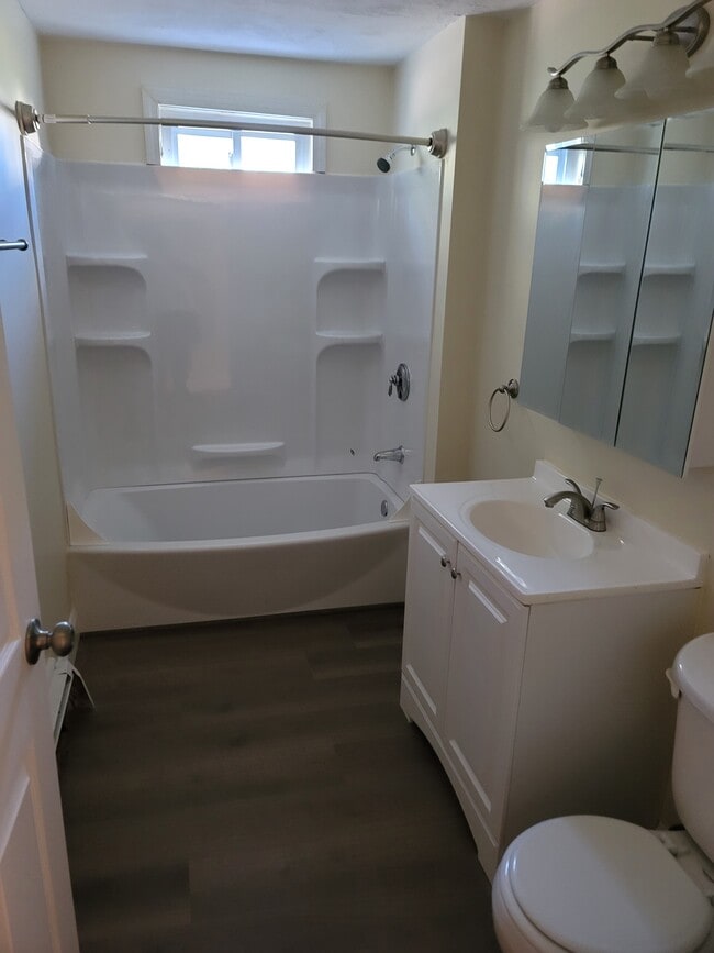 56 Elizabeth St, Unit 2 in Attleboro, MA - Building Photo - Building Photo