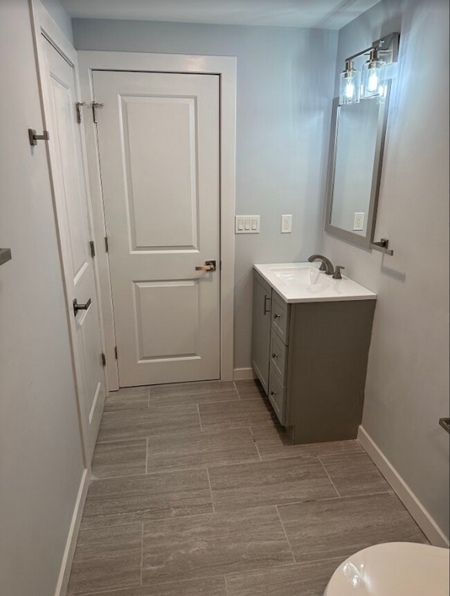 7028 Ridge Ave in Philadelphia, PA - Building Photo - Building Photo