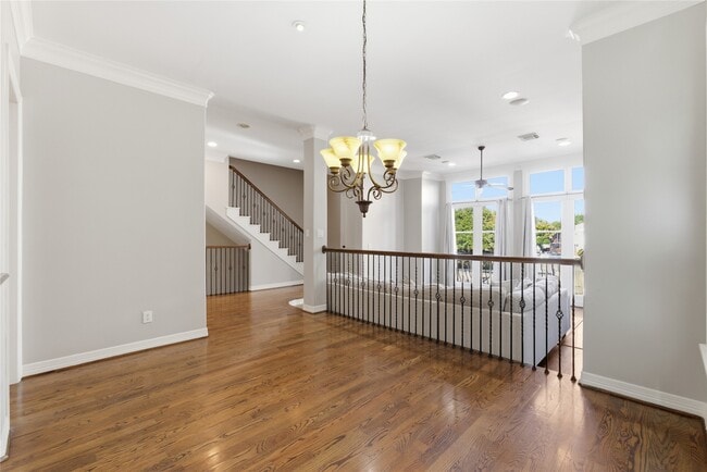 9295 Buffalo Speedway