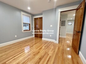 64 Langley Rd, Unit 4 in Boston, MA - Building Photo - Building Photo