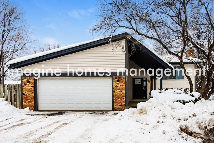 16215 Garner Ave in Rosemount, MN - Building Photo