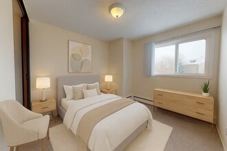 Broadmoor in Edmonton, AB - Building Photo - Building Photo