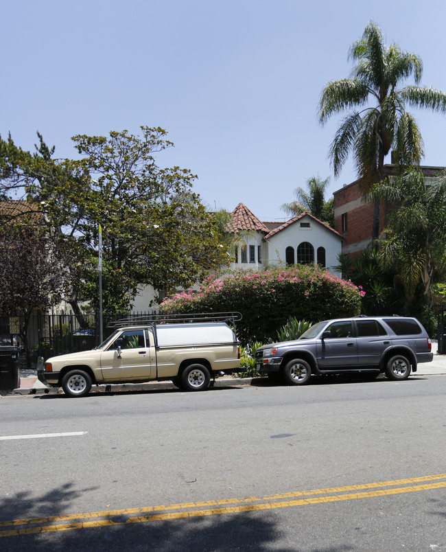 312 S Commonwealth Ave in Los Angeles, CA - Foto de edificio - Building Photo