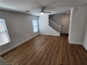 138 E Cosmos Ct in Las Vegas, NV - Building Photo - Building Photo