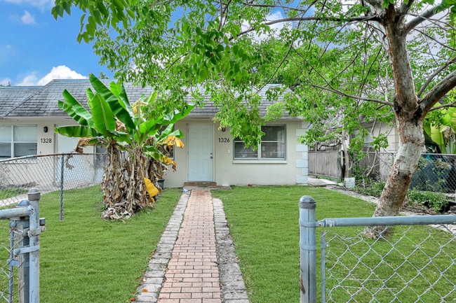 1326 NW 8th Ave in Fort Lauderdale, FL - Building Photo - Building Photo