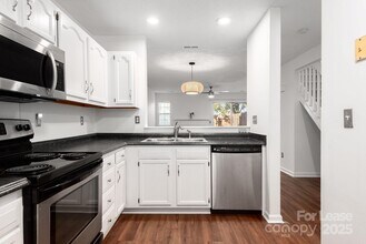 9204 Four Mile Crk Rd in Charlotte, NC - Building Photo - Building Photo