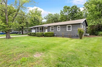 2312 W Holly St in Fayetteville, AR - Building Photo - Building Photo