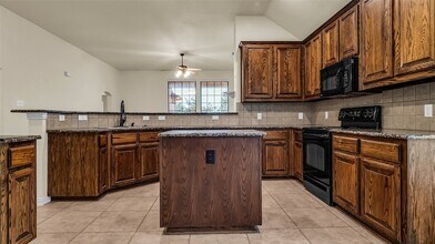 2224 Crestridge Dr in Little Elm, TX - Building Photo - Building Photo