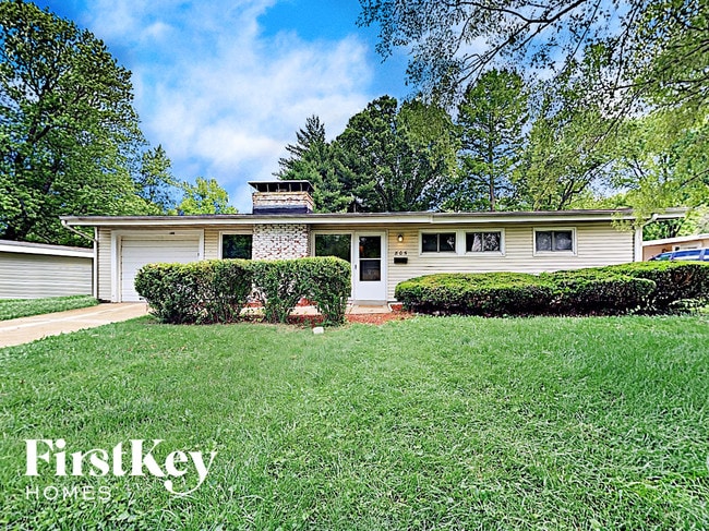 property at 805 Robinwood Dr