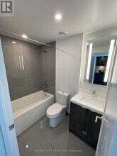 30 Inn On The Pk Dr in Toronto, ON - Building Photo - Building Photo