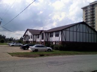 Tudor Towers in Poplar Bluff, MO - Building Photo - Building Photo