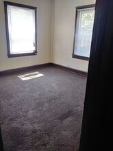 510 Napoleon St-Unit -c6d8617b-5a8d-11eb-bd77-0aeb5f00e426 in Rockford, IL - Building Photo - Building Photo