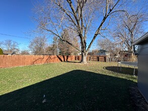 2204 Melrose Ave in Ames, IA - Foto de edificio - Building Photo