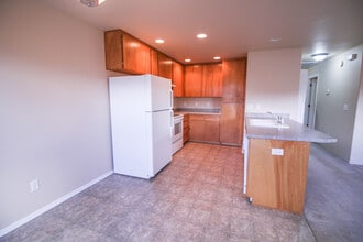 3161 Juniper Ridge Dr in Medford, OR - Building Photo - Building Photo