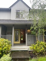 5620-5624-5624 NE Killingsworth St in Portland, OR - Building Photo