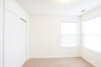 Cottonwood Creek Apartments in Lincoln, NE - Foto de edificio - Building Photo