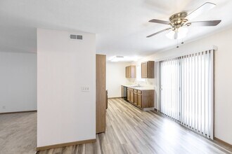 4019 N 7th St-Unit -4 in Lincoln, NE - Building Photo - Building Photo