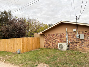 668 E N 21st St in Abilene, TX - Building Photo - Building Photo