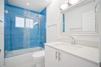 414 Giralda Ave in Coral Gables, FL - Building Photo - Building Photo