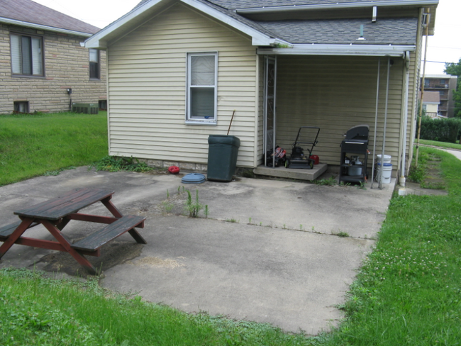 1159 Walnut St in Monaca, PA - Building Photo - Building Photo