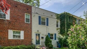 2935 Landover St in Alexandria, VA - Building Photo